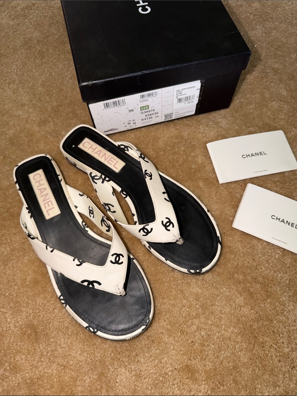 ICONIC CHANEL CC LOGO THONG SANDALS FLIP FLOPS SS 22 Cruise Blazy